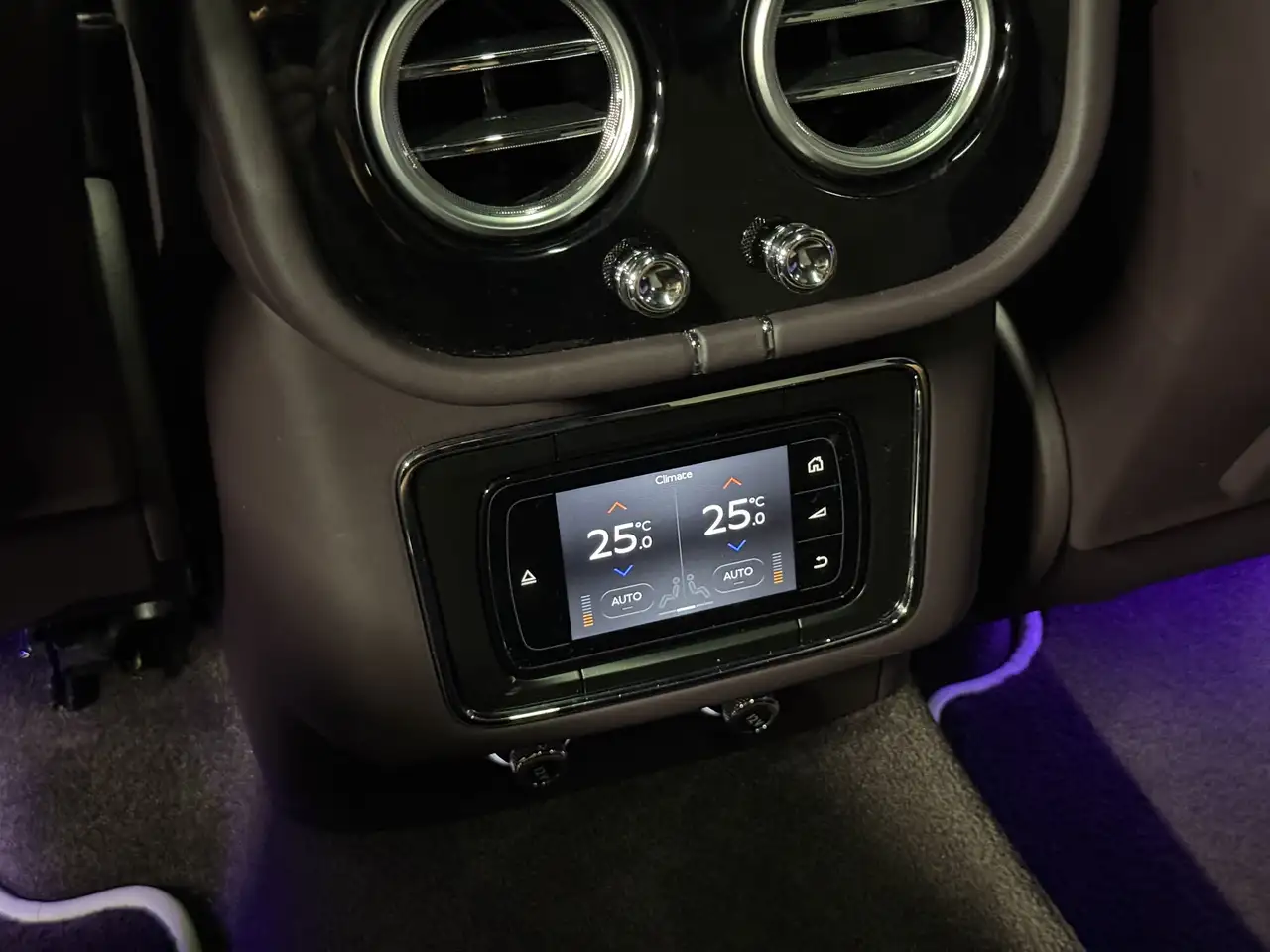 Bentley Bentayga снимка Bentley Bentayga