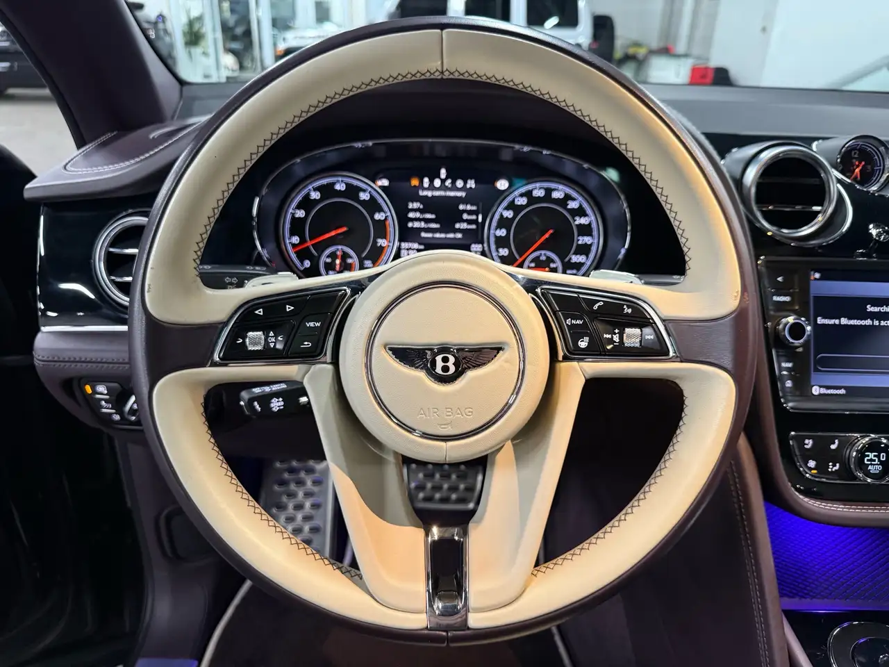 Bentley Bentayga снимка Bentley Bentayga