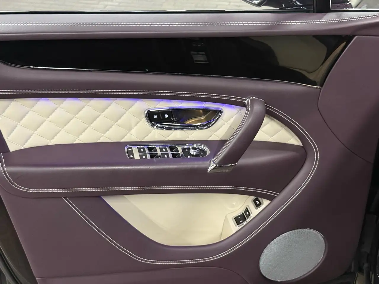 Bentley Bentayga снимка Bentley Bentayga