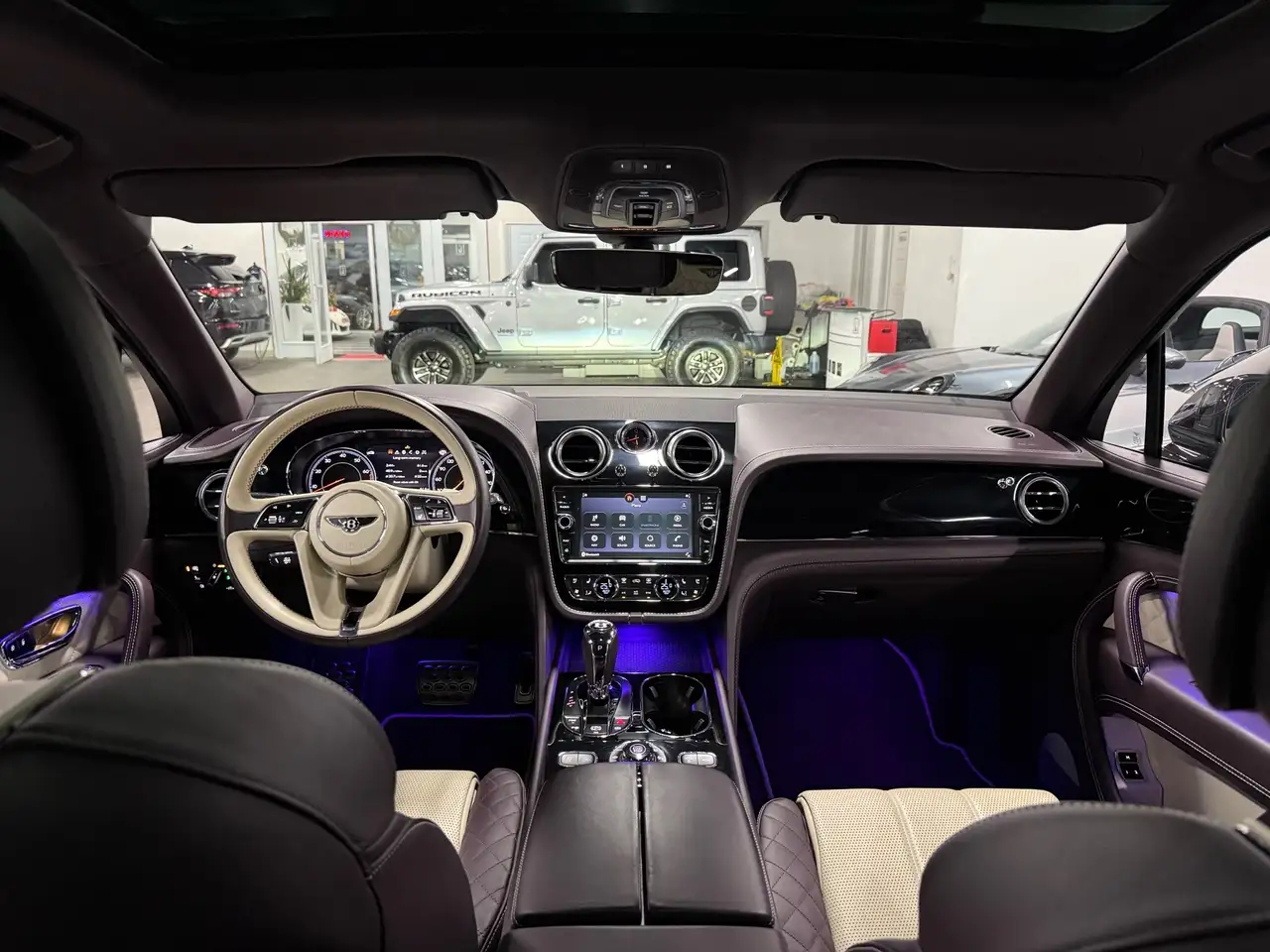 Bentley Bentayga снимка Bentley Bentayga