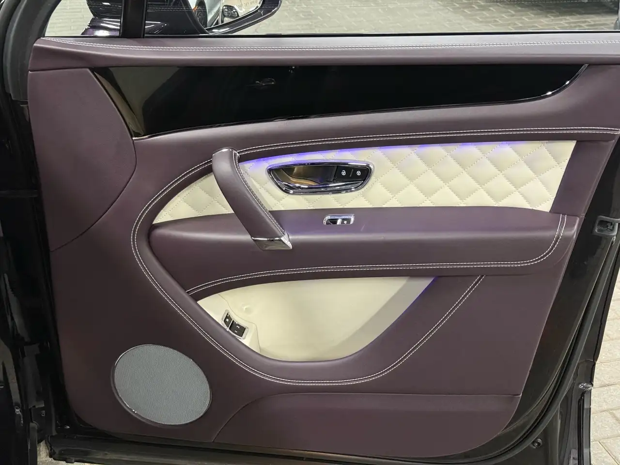 Bentley Bentayga снимка Bentley Bentayga