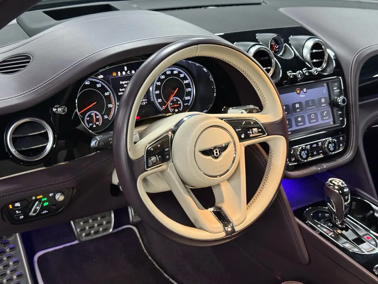 Bentley Bentayga снимка Bentley Bentayga