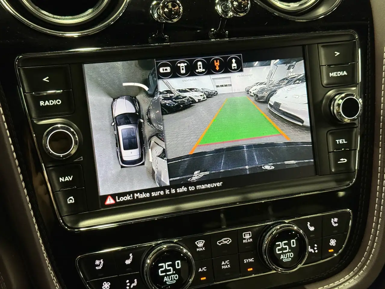 Bentley Bentayga снимка Bentley Bentayga