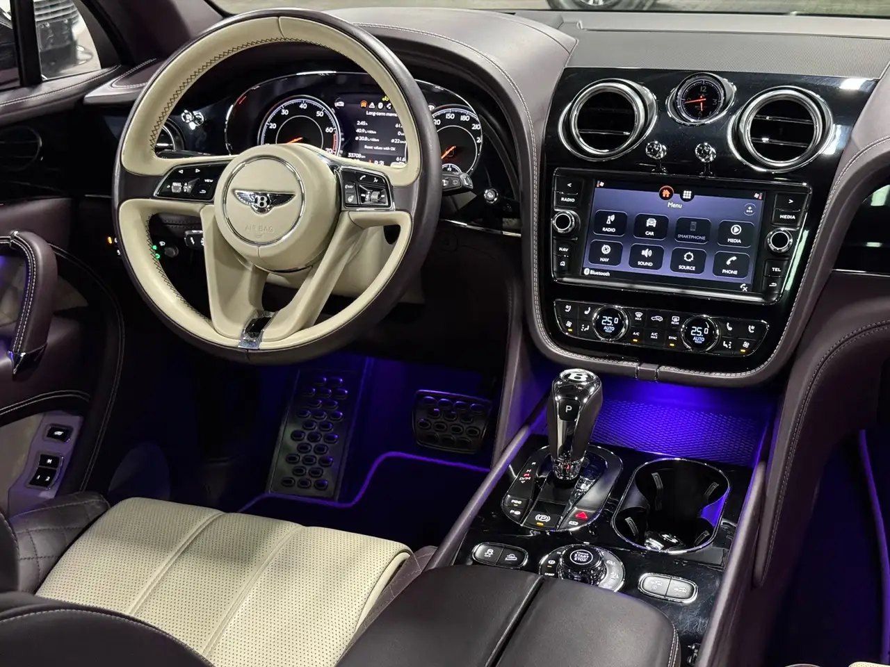 Bentley Bentayga снимка Bentley Bentayga