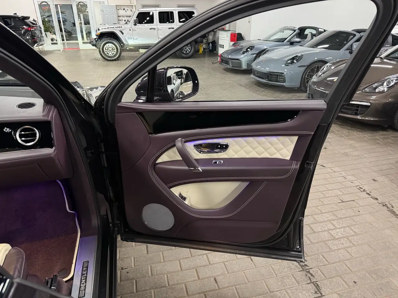 Bentley Bentayga снимка Bentley Bentayga