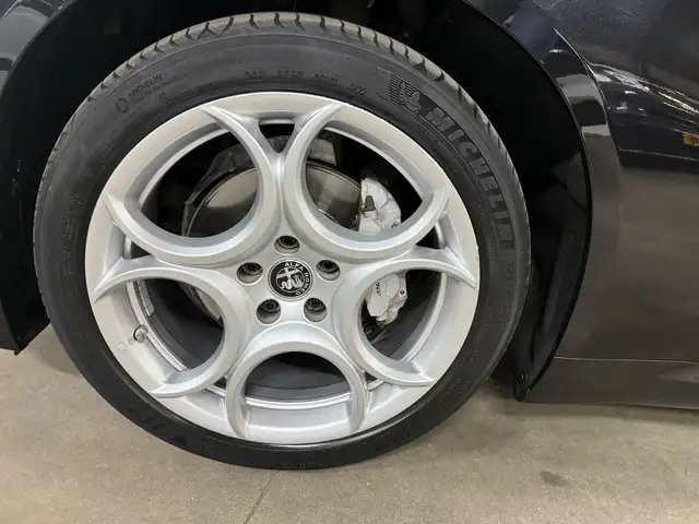 Alfa Romeo Giulia view 7
