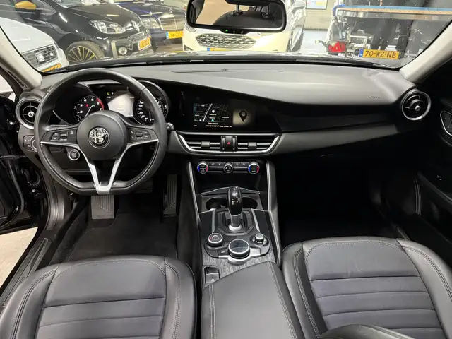 Alfa Romeo Giulia view 14