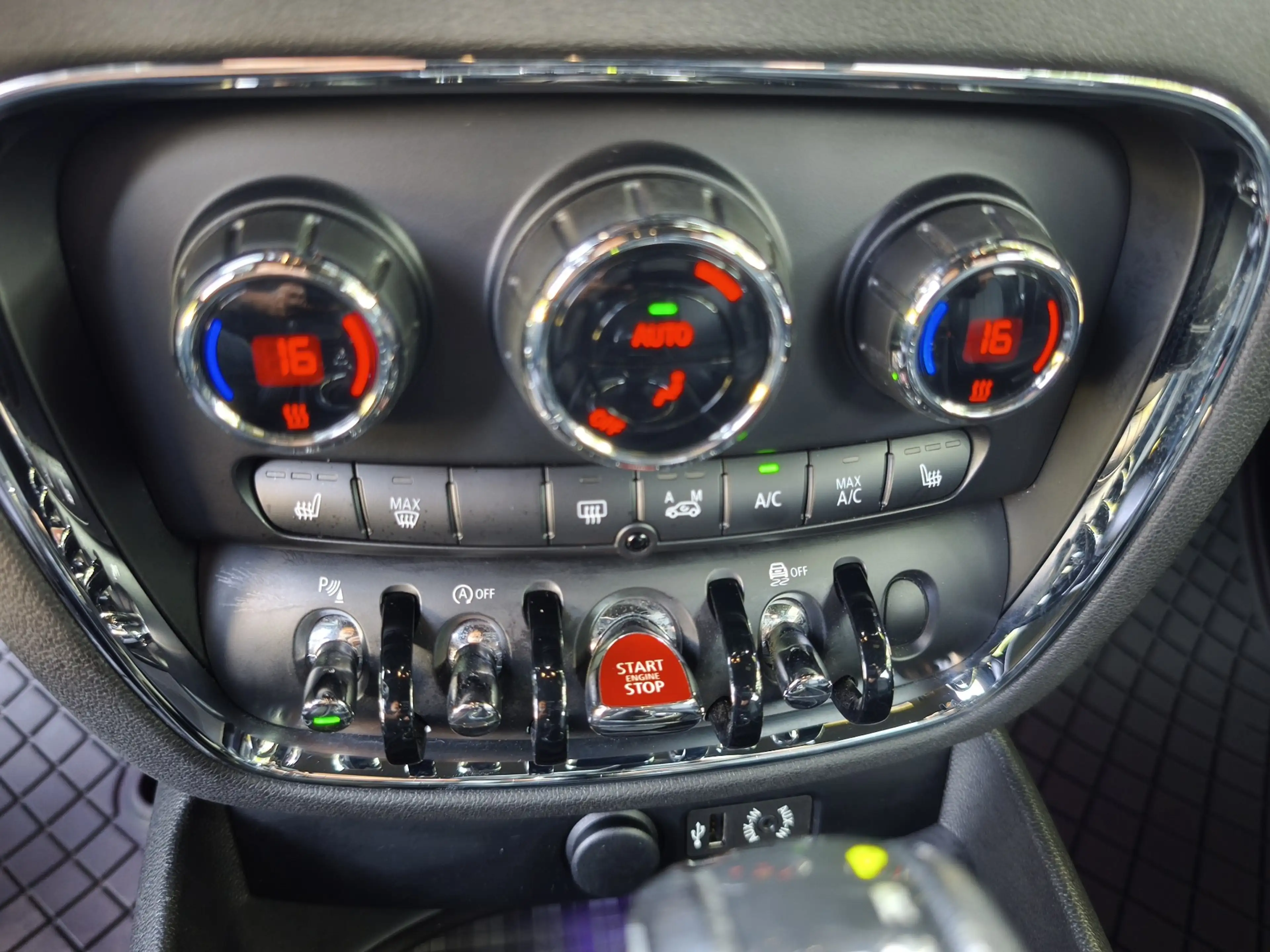 MINI Cooper S Clubman Cooper S All4 Automatik Navi Leder LED Scheinverfe — photo 11