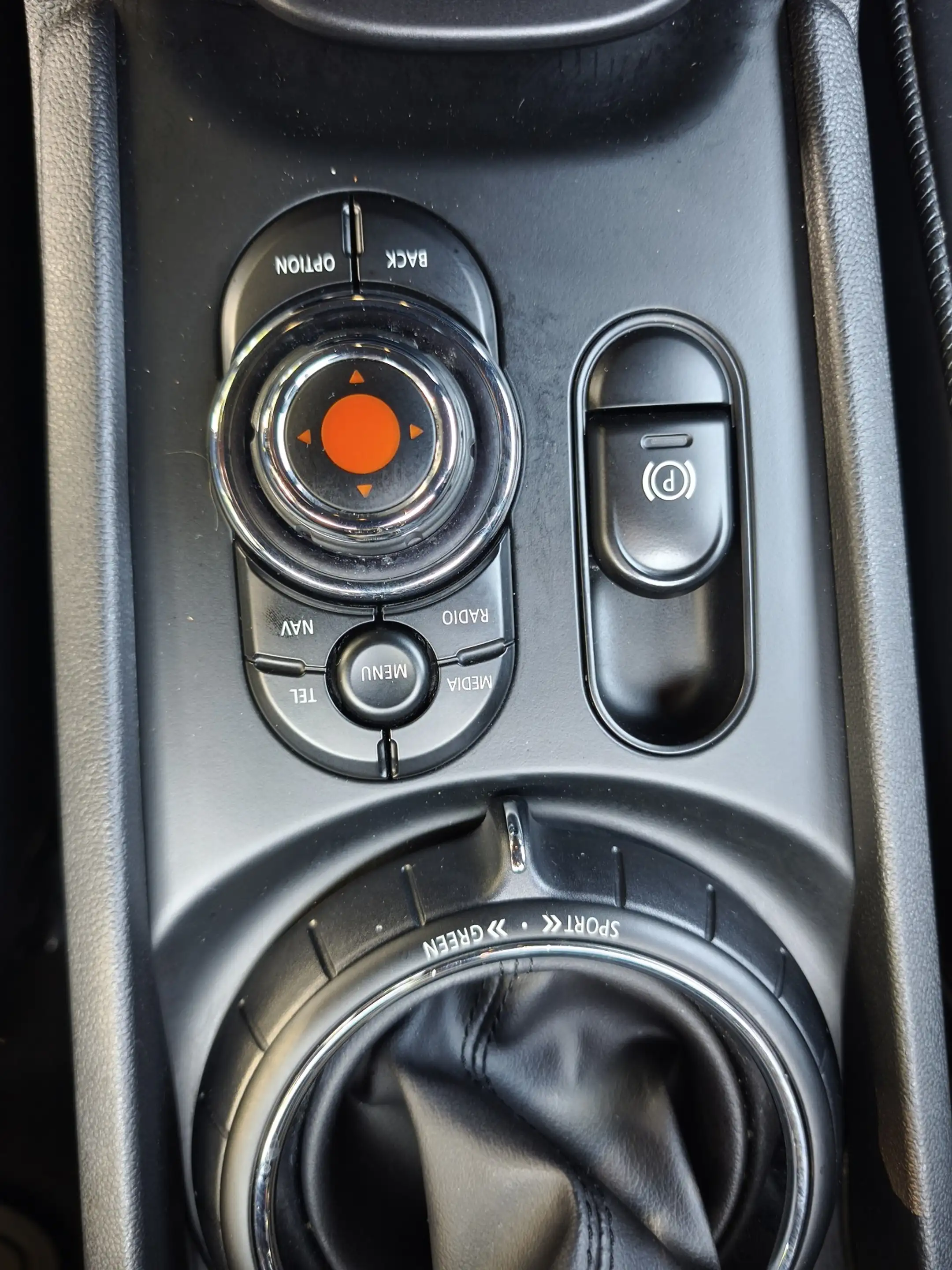 MINI Cooper S Clubman Cooper S All4 Automatik Navi Leder LED Scheinverfe — photo 17
