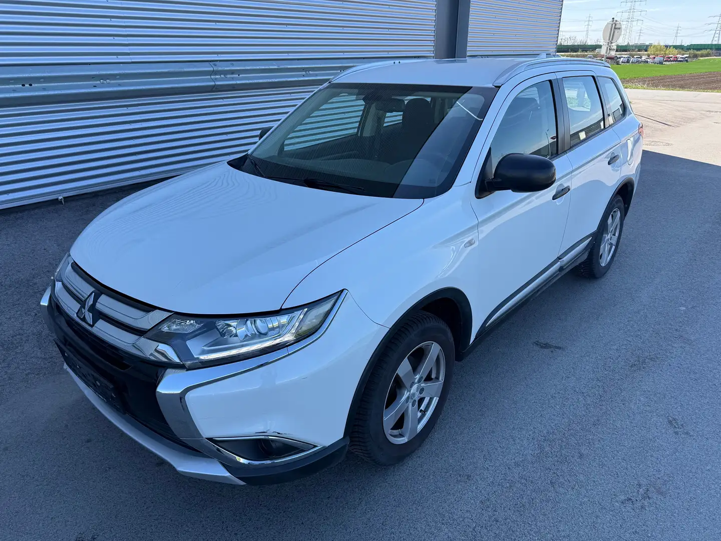 Mitsubishi Outlander 2,0 MIVEC AS&G Invite ID:36 Weiß - 1