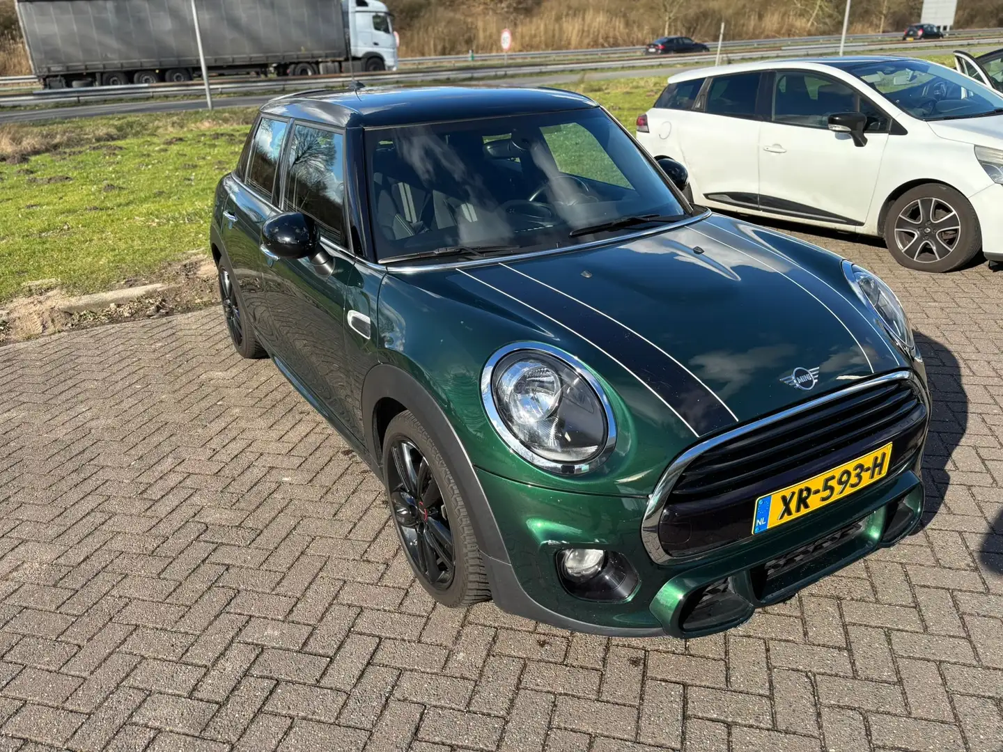 MINI Cooper Cooper 1.5 JCW 5-deurs AUTOMAAT DEALER ONDERHOUDEN Groen - 2