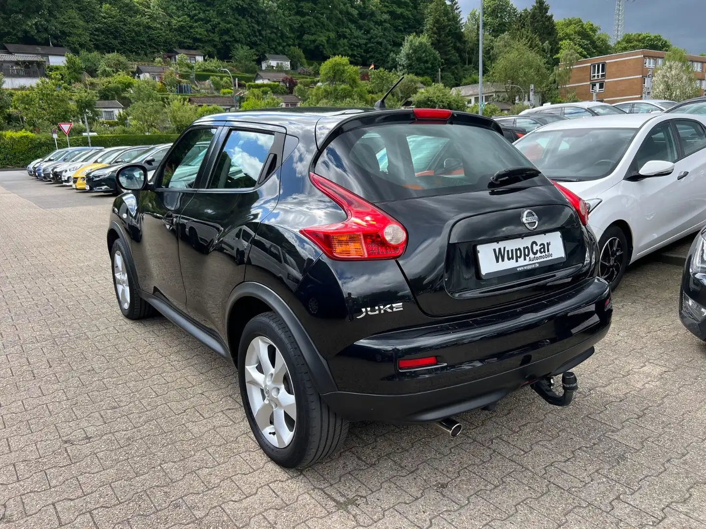 Nissan Juke 1.6 NAVI*KLIMA*AHK*TEMP*EFH*USB*CD-RADIO* Fekete - 2