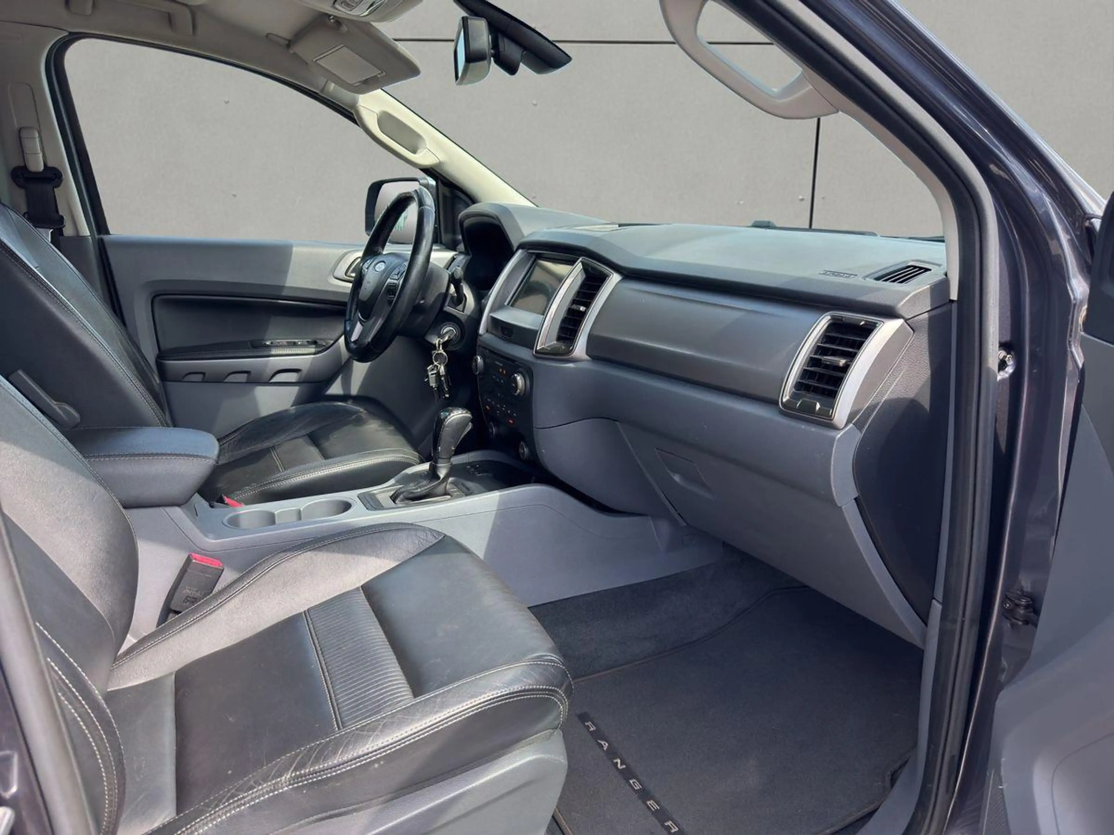 Ford Ranger Limited DoKa 4x4 3.2 TDCi Hardtop AHK — photo 12