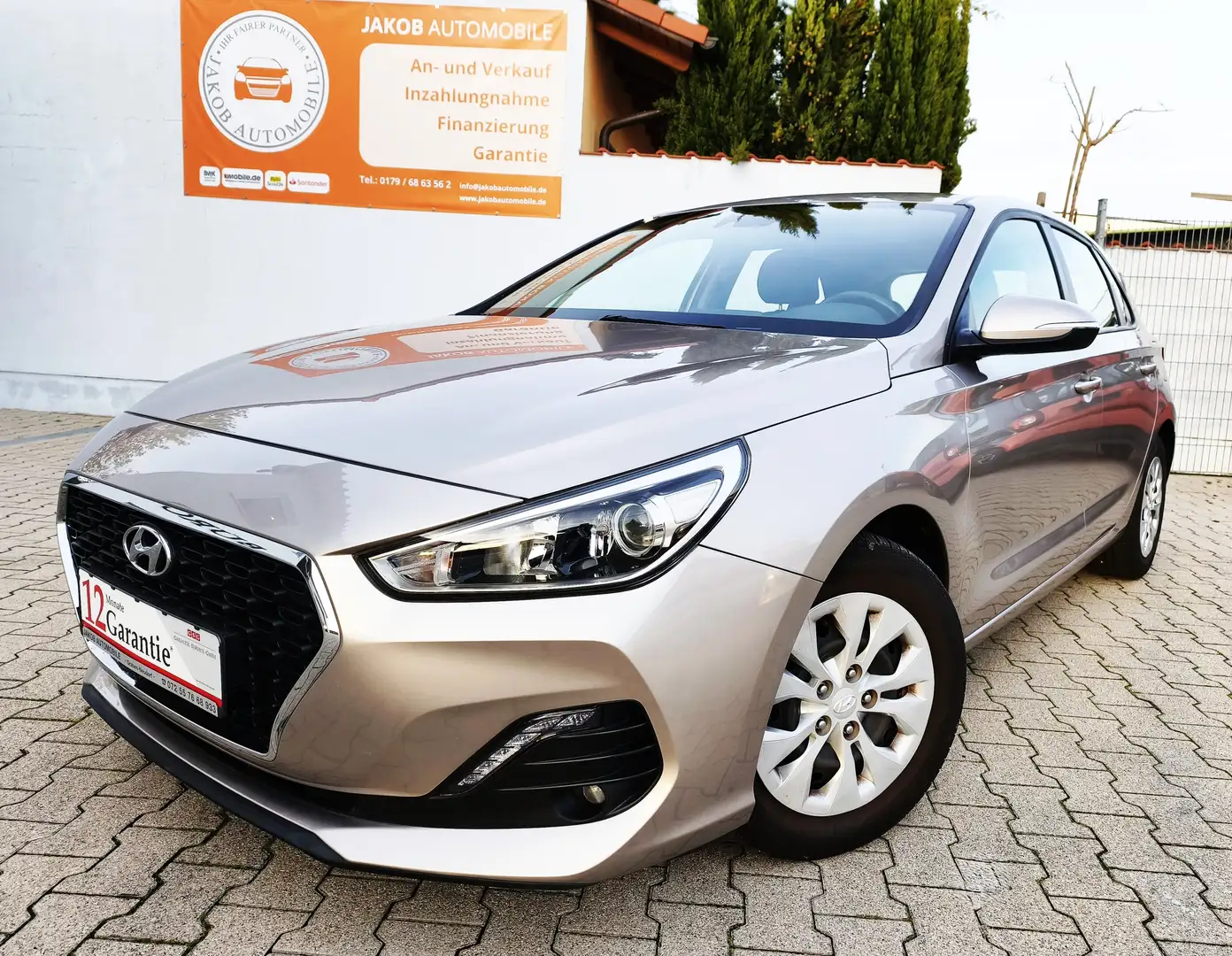 Hyundai i30 TÜV Neu 1.Hand NAVI Kamera Sitzheiz.Klima Beige - 1
