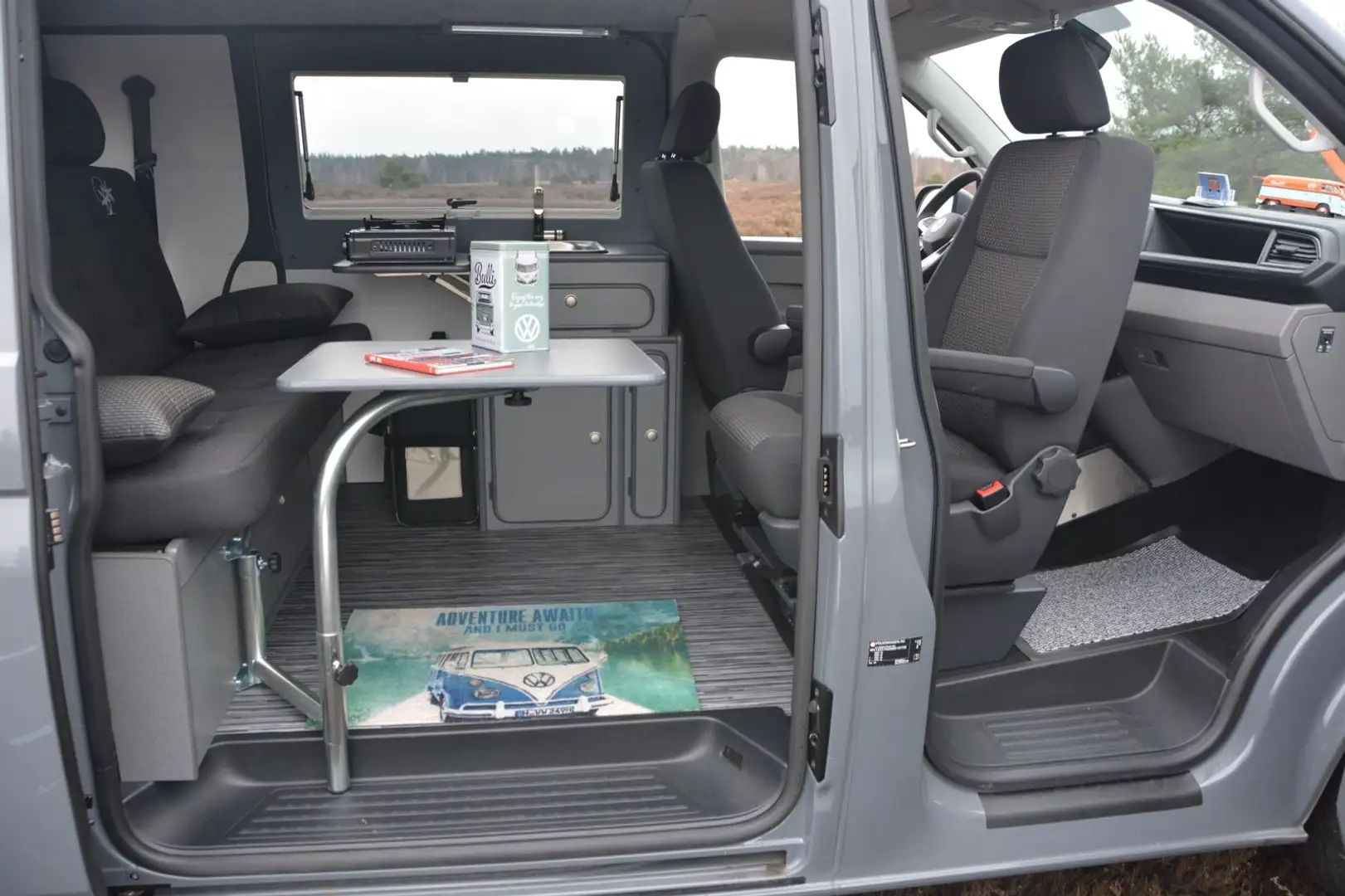 Volkswagen T6.1 Wohnmobil California / Multivan Grau - 2