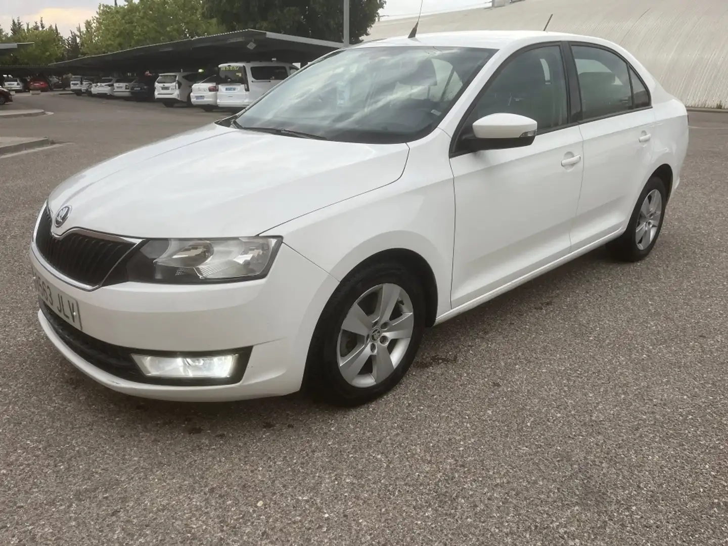 Skoda Rapid/Spaceback 1.6TDI CR Active 85kW Blanco - 1