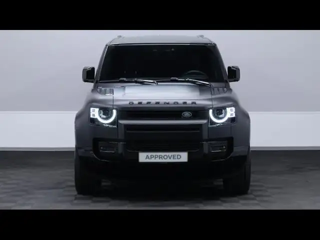 Land Rover Defender 110 view 2