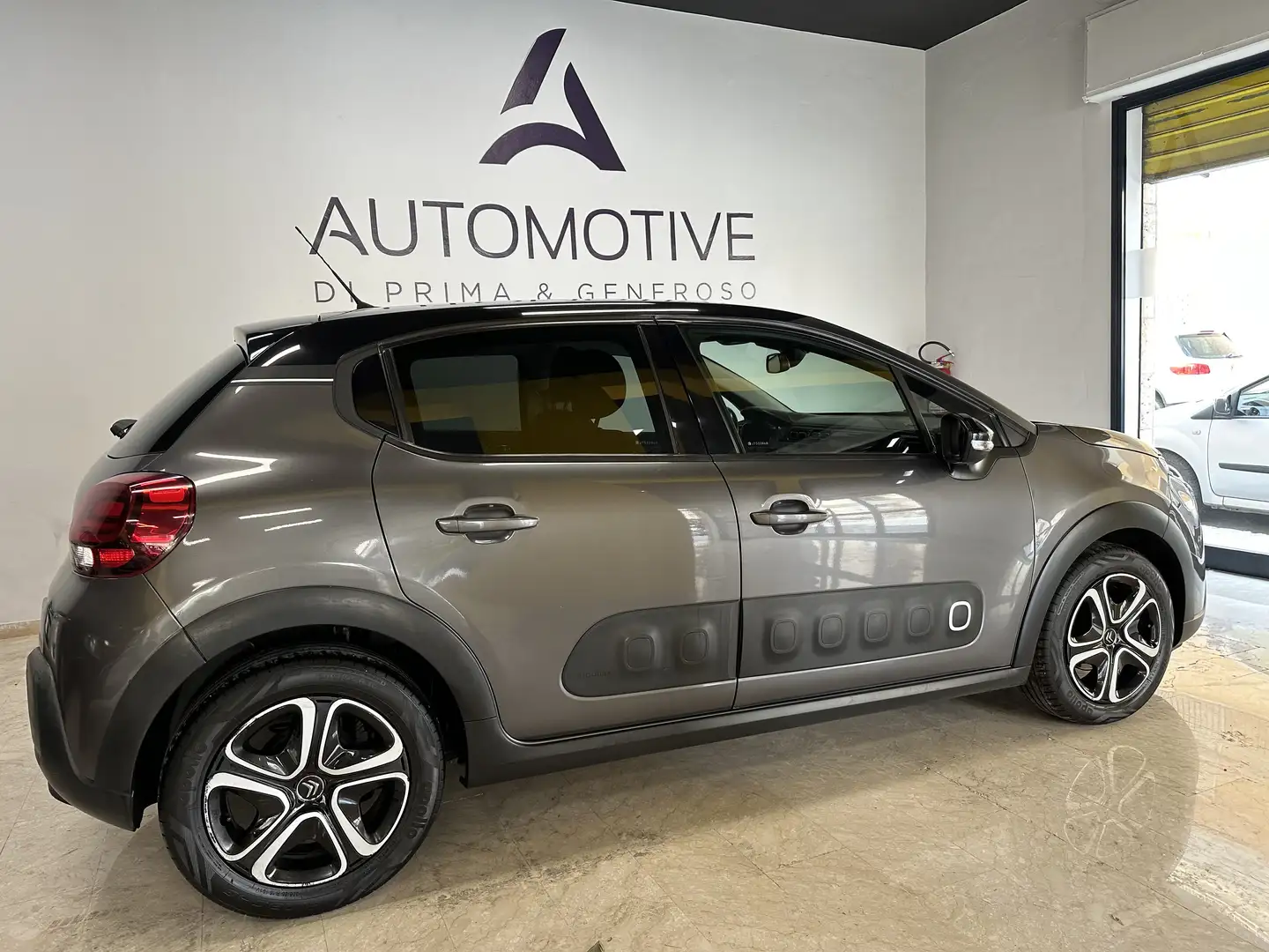 Citroen C3 1.5 bluehdi Shine s&s 100cv 6m Gris - 2