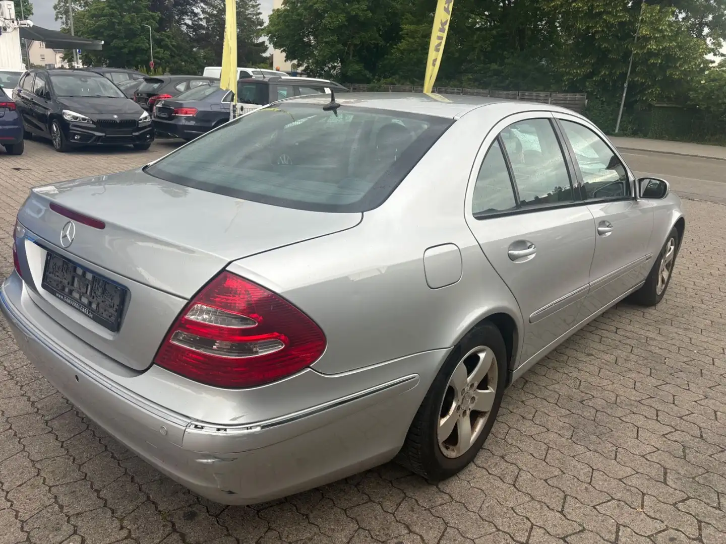 Mercedes-Benz E 200 ELEGANCE  AUTOMATIK Grigio - 2