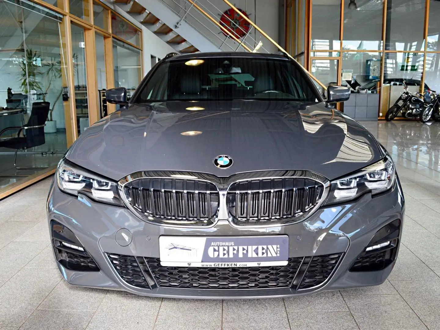 BMW 320 d Touring M Sport, AHK, Leder, Schiebedach! LED Gris - 2
