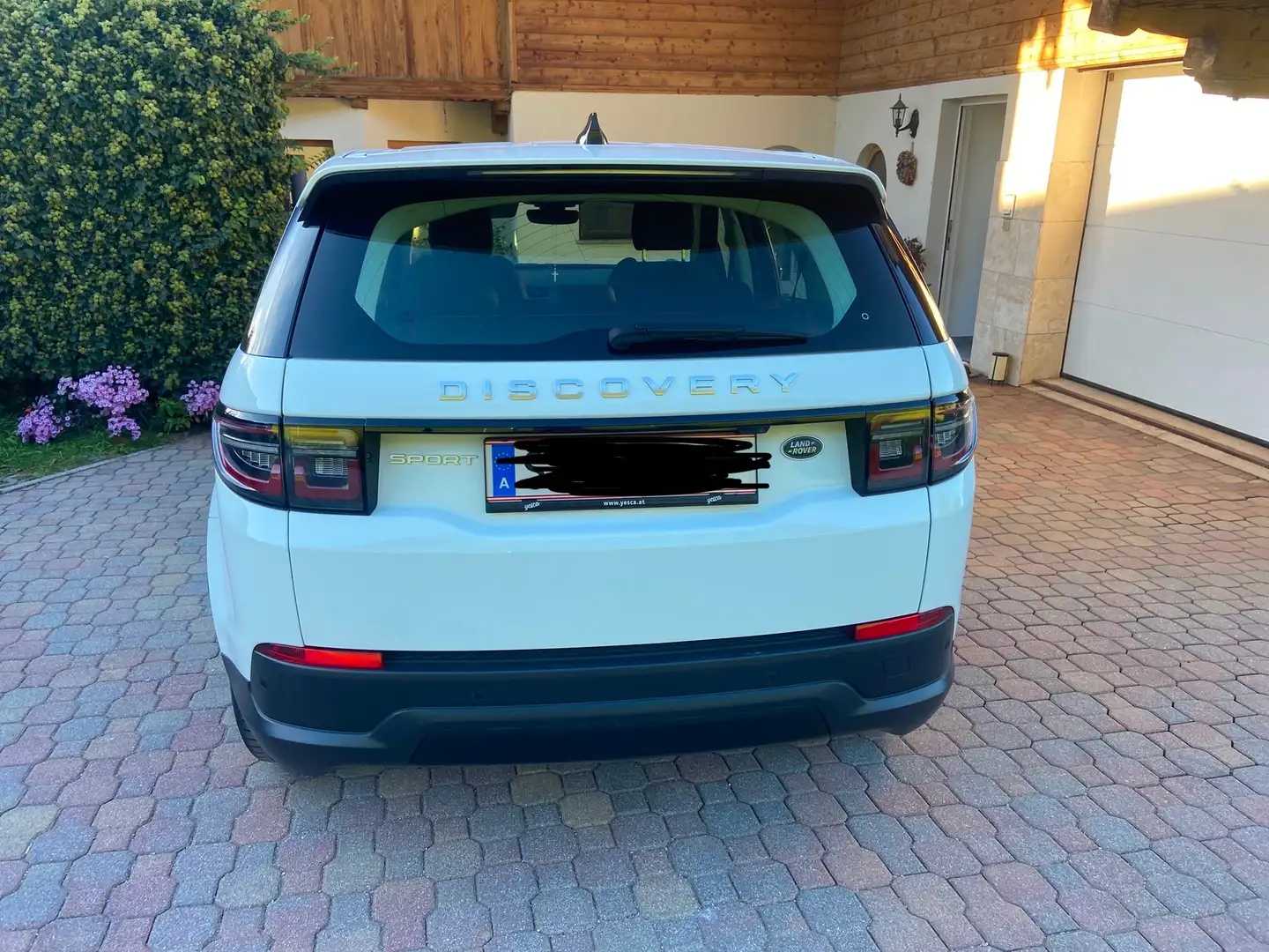 Land Rover Discovery Sport Discovery Sport D150 4WD Aut. Weiß - 2
