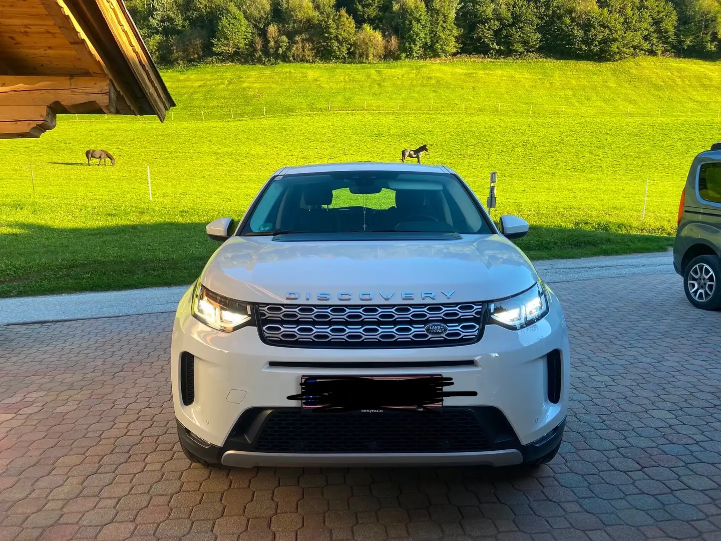 Land Rover Discovery Sport Discovery Sport D150 4WD Aut. Weiß - 1