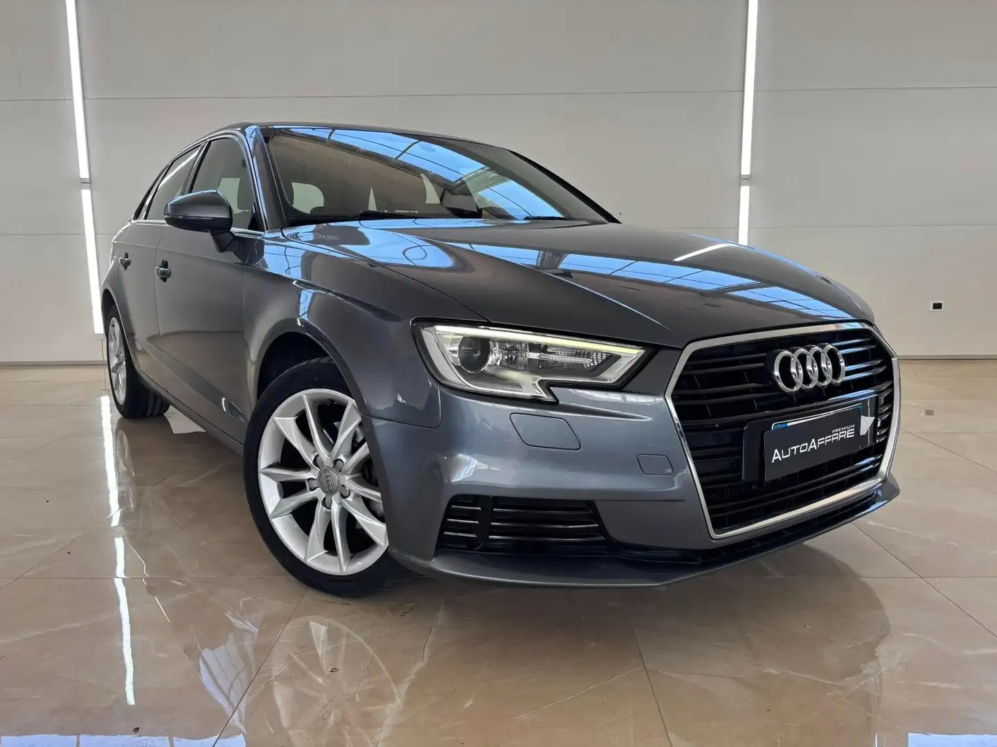 Audi A3 A3 III 2016 SBK 1.6 tdi Sport 110cv s-tronic Grigio - 1
