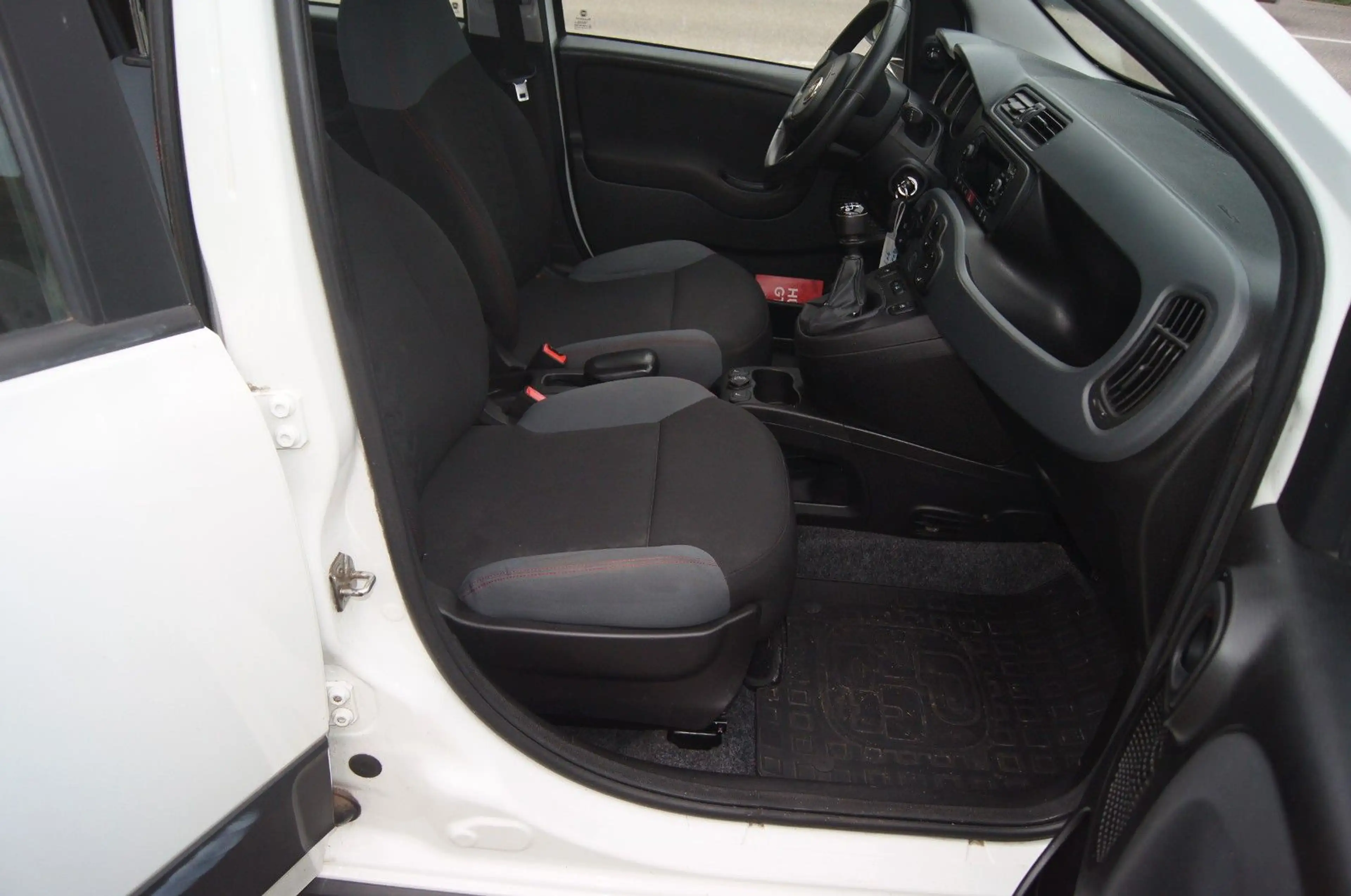 Fiat Panda Wild 4x4, ATM 38200 km,TÜV neu — photo 6