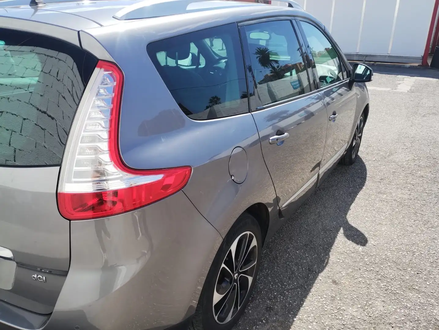 Renault Grand Scenic Grand Scénic 1.5dCi Energy Bose 7pl. Bose Gris - 2