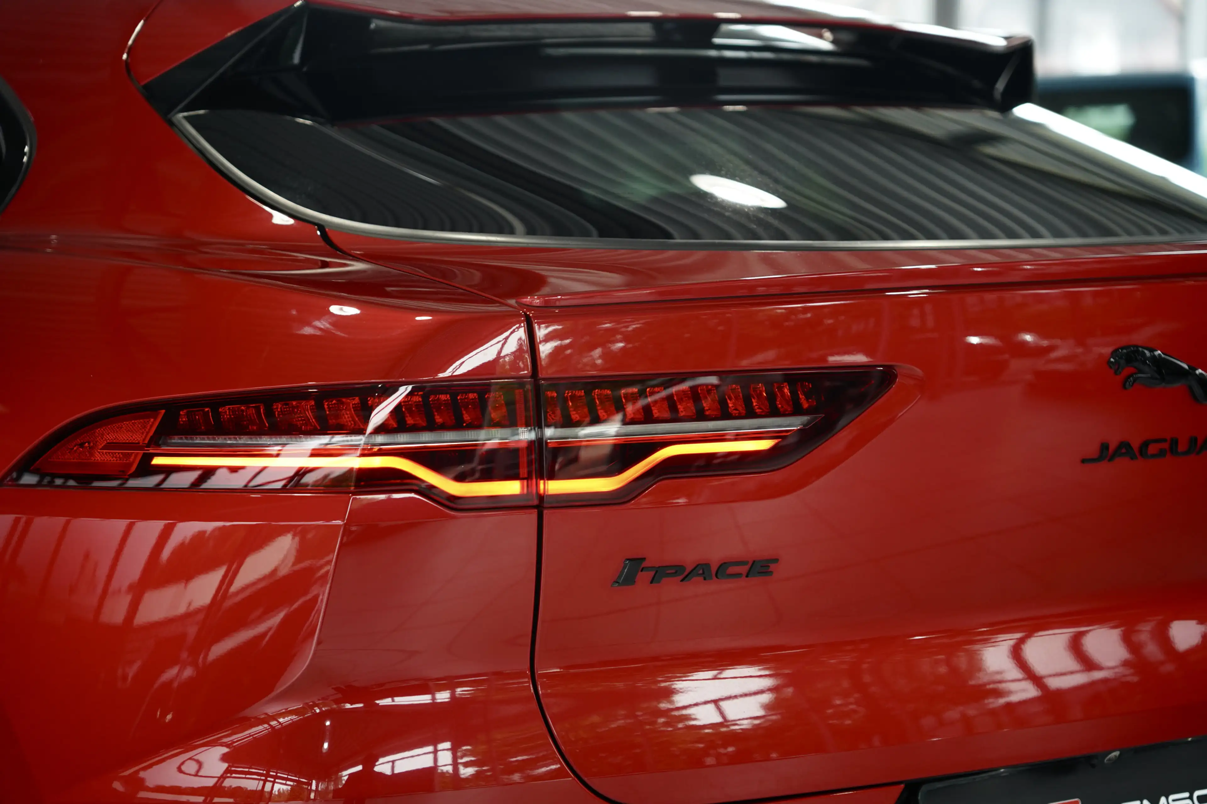 Jaguar I-Pace HSE EV 400 Black Pack *1.H *Pano *LUFT — photo 11