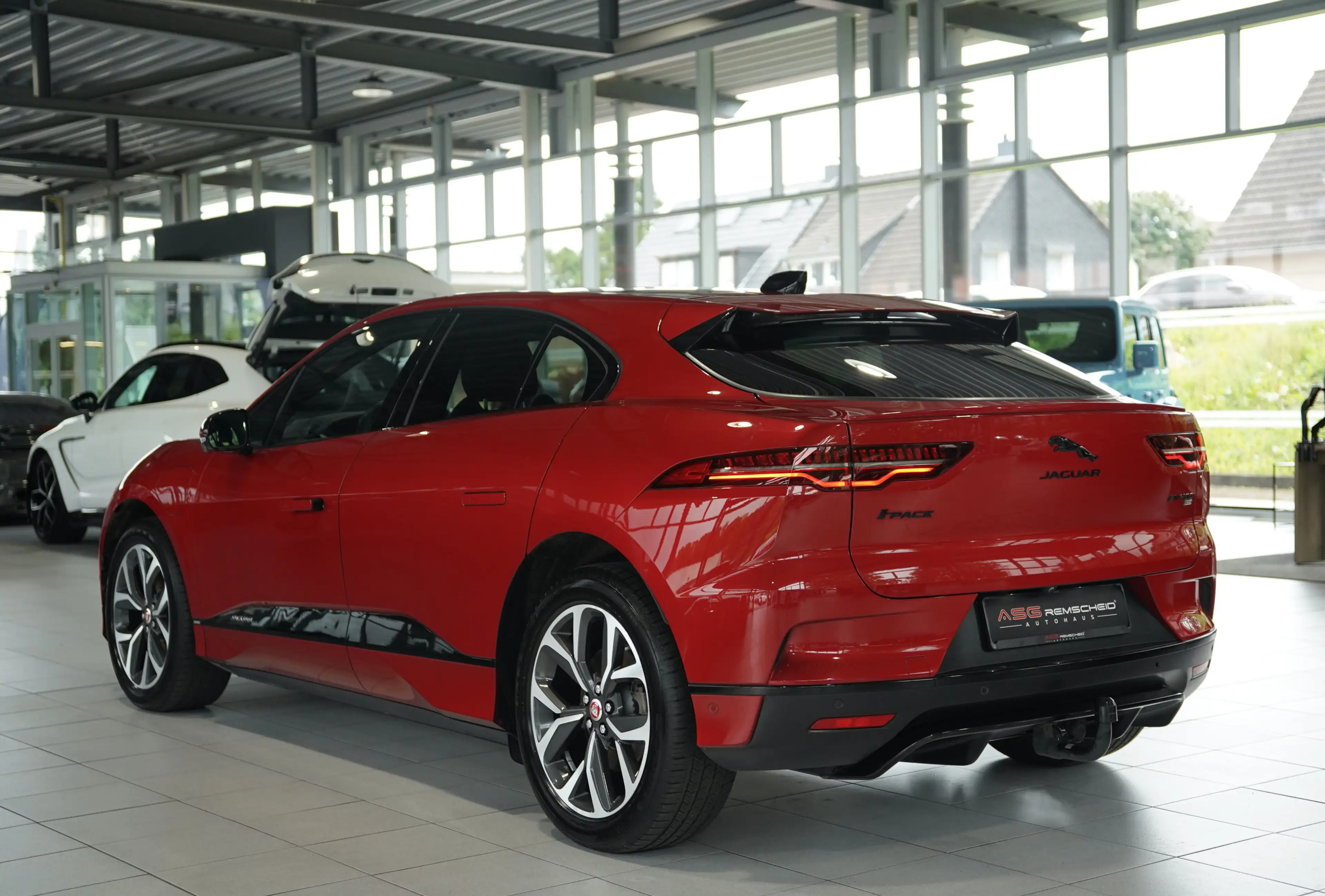 Jaguar I-Pace HSE EV 400 Black Pack *1.H *Pano *LUFT — photo 8