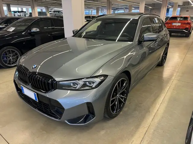 BMW 320 320d Touring mhev 48V xdrive MSport auto