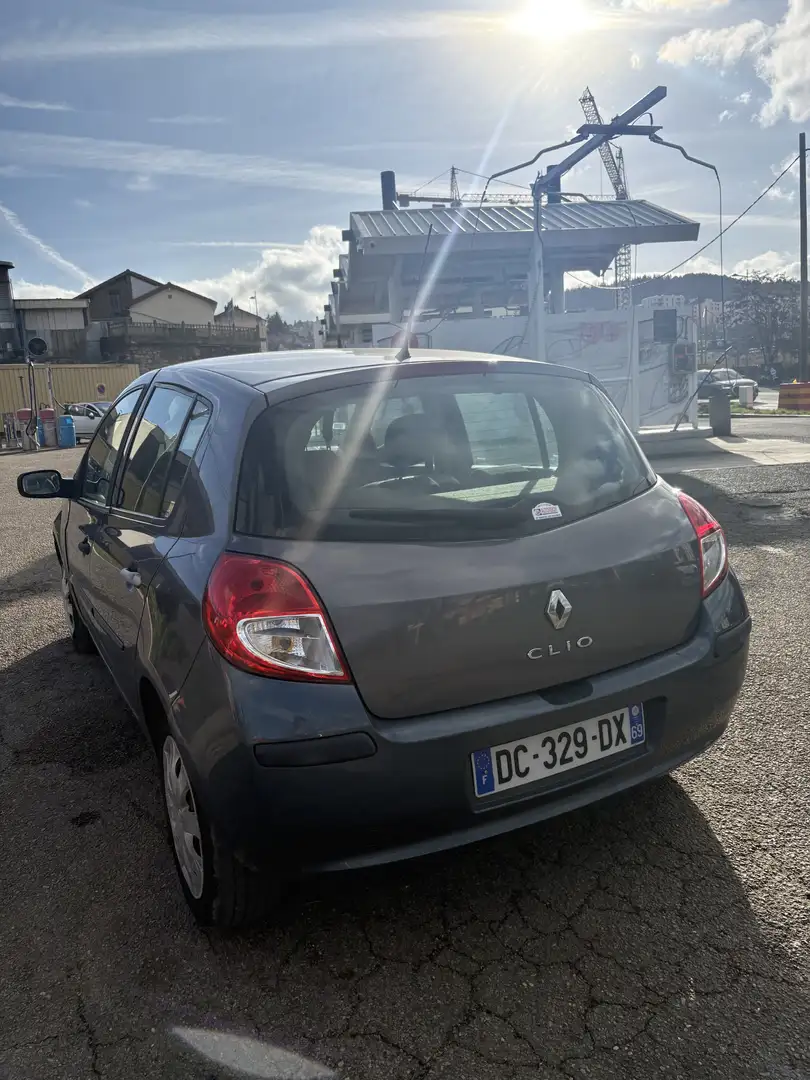 Renault Clio Clio 1.5 dCi 85 Dynamique Gris - 1