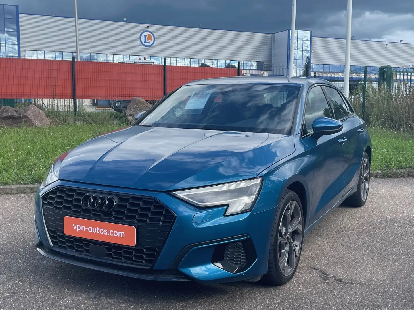 Audi A3 30 TFSI Mild Hybrid 110 S tronic 7 Design Blau - 1