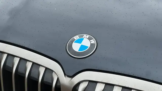 BMW X7 view 13