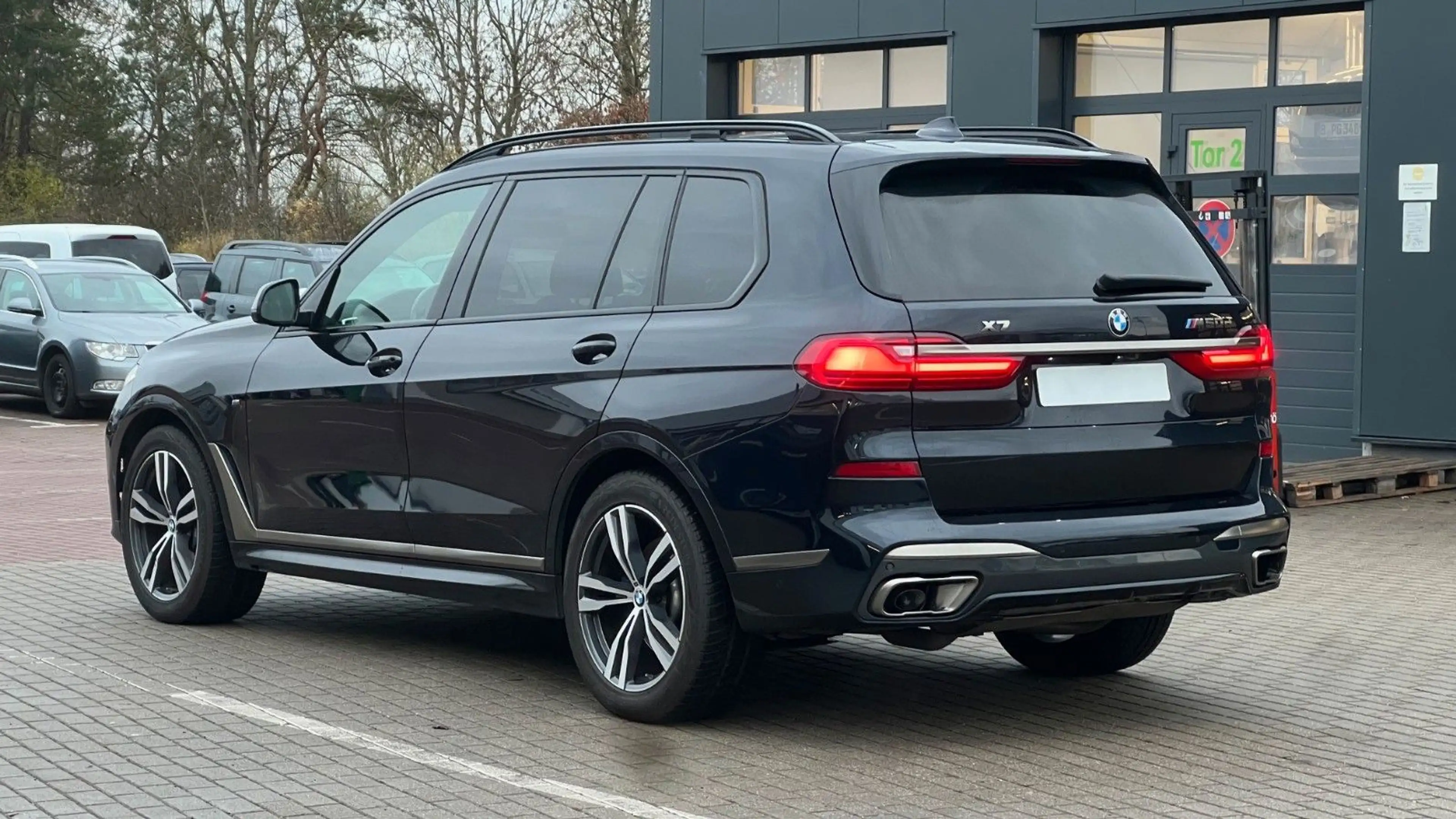 BMW X7 M50 d *H/K*360°PANO*AHK*M-Paket*HUD*Mietkauf — photo 5