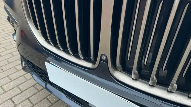 BMW X7 view 14
