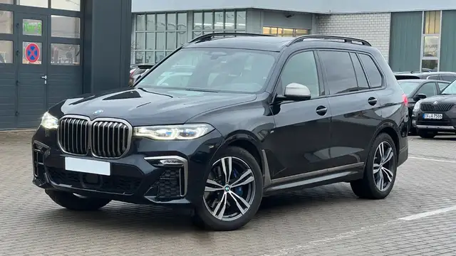 BMW X7 main image