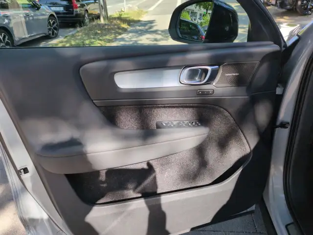 Volvo XC40 view 10