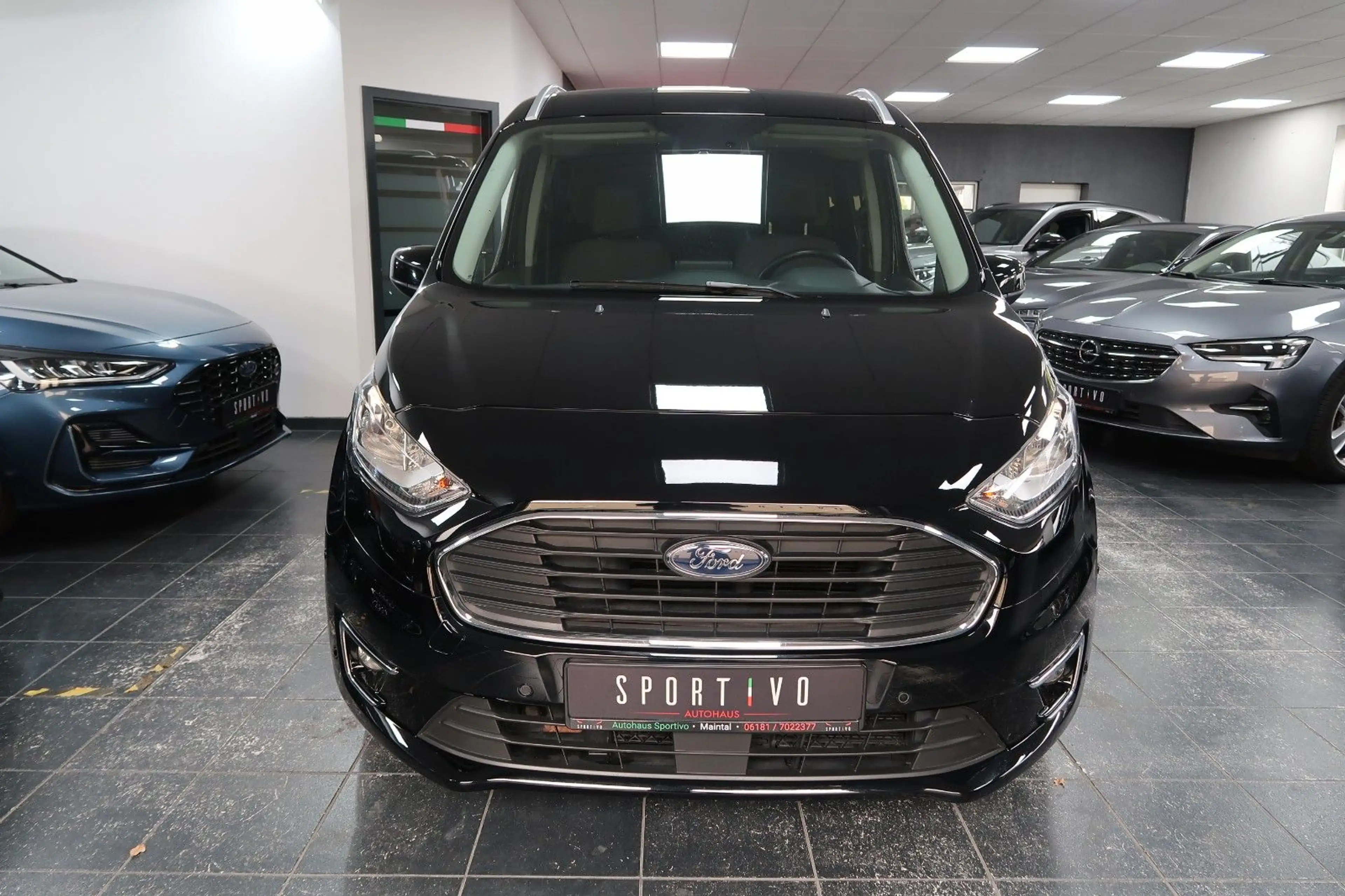 Ford Grand Tourneo Connect Titanium*Automa*7Sitzer*Pano*Navi*1Hand — photo 2