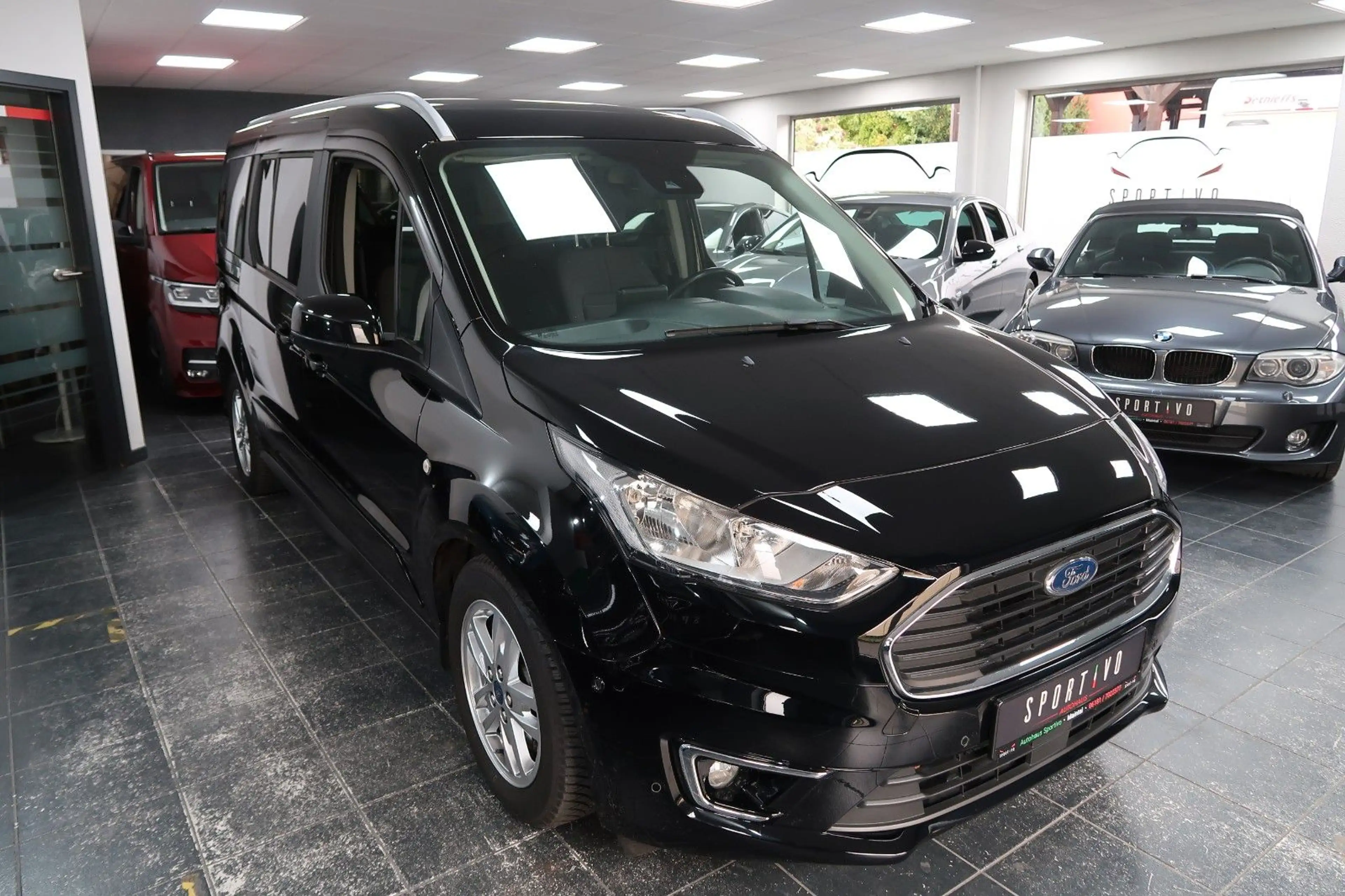 Ford Grand Tourneo Connect Titanium*Automa*7Sitzer*Pano*Navi*1Hand — photo 3