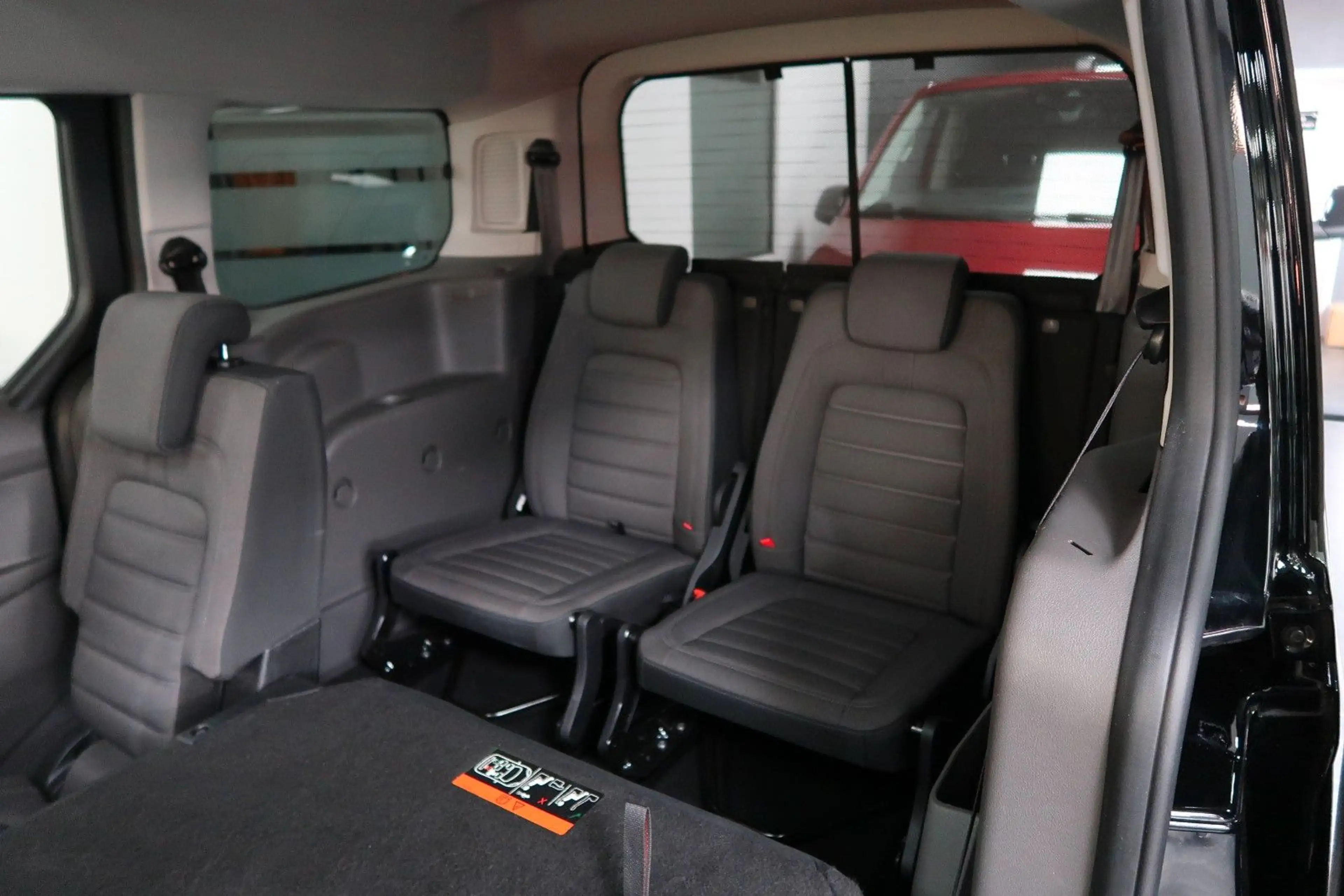 Ford Grand Tourneo Connect Titanium*Automa*7Sitzer*Pano*Navi*1Hand — photo 15
