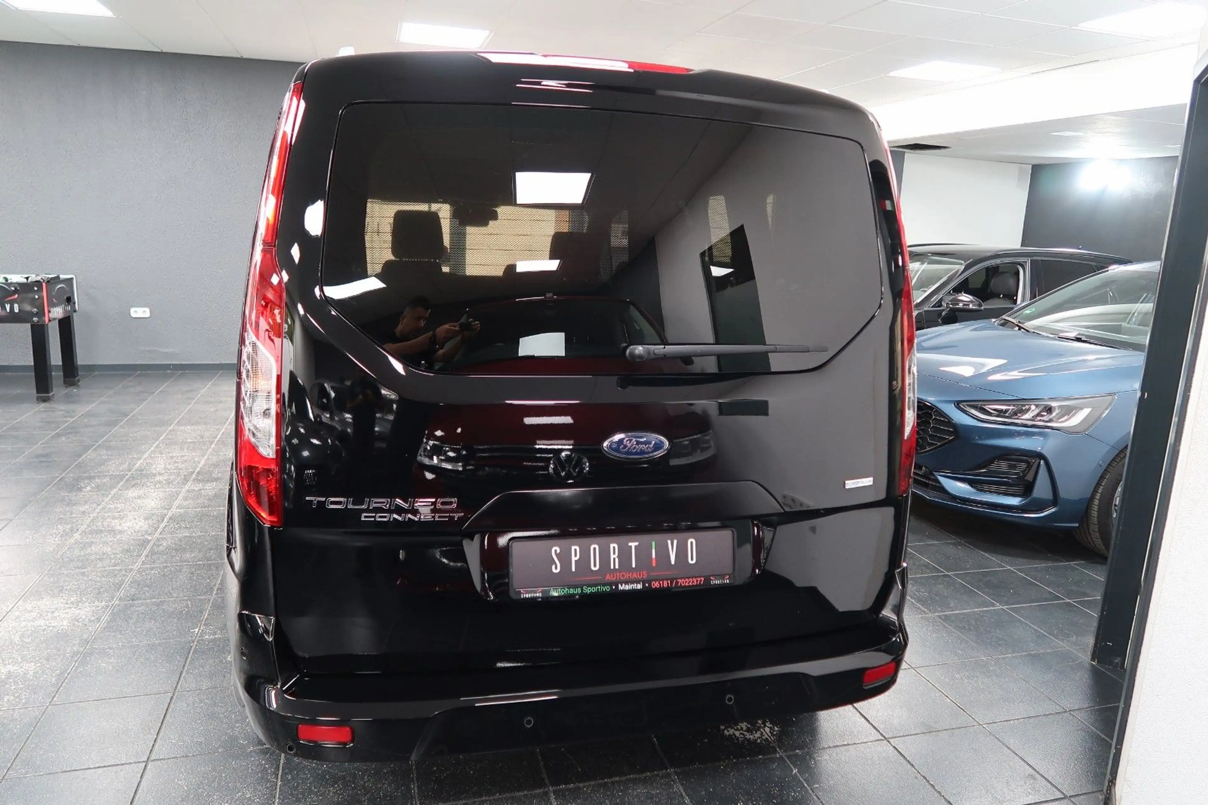 Ford Grand Tourneo Connect Titanium*Automa*7Sitzer*Pano*Navi*1Hand — photo 6