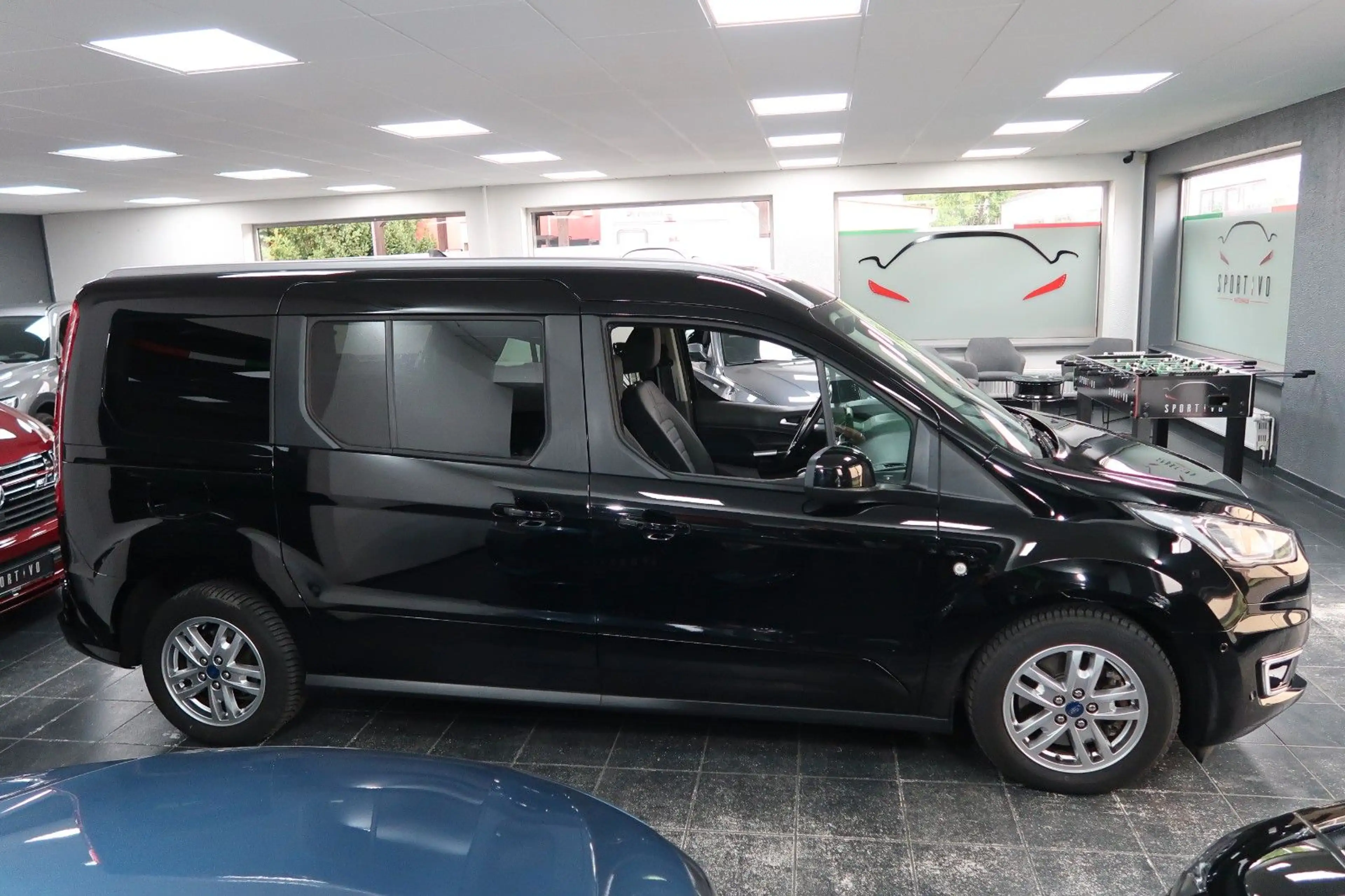 Ford Grand Tourneo Connect Titanium*Automa*7Sitzer*Pano*Navi*1Hand — photo 4