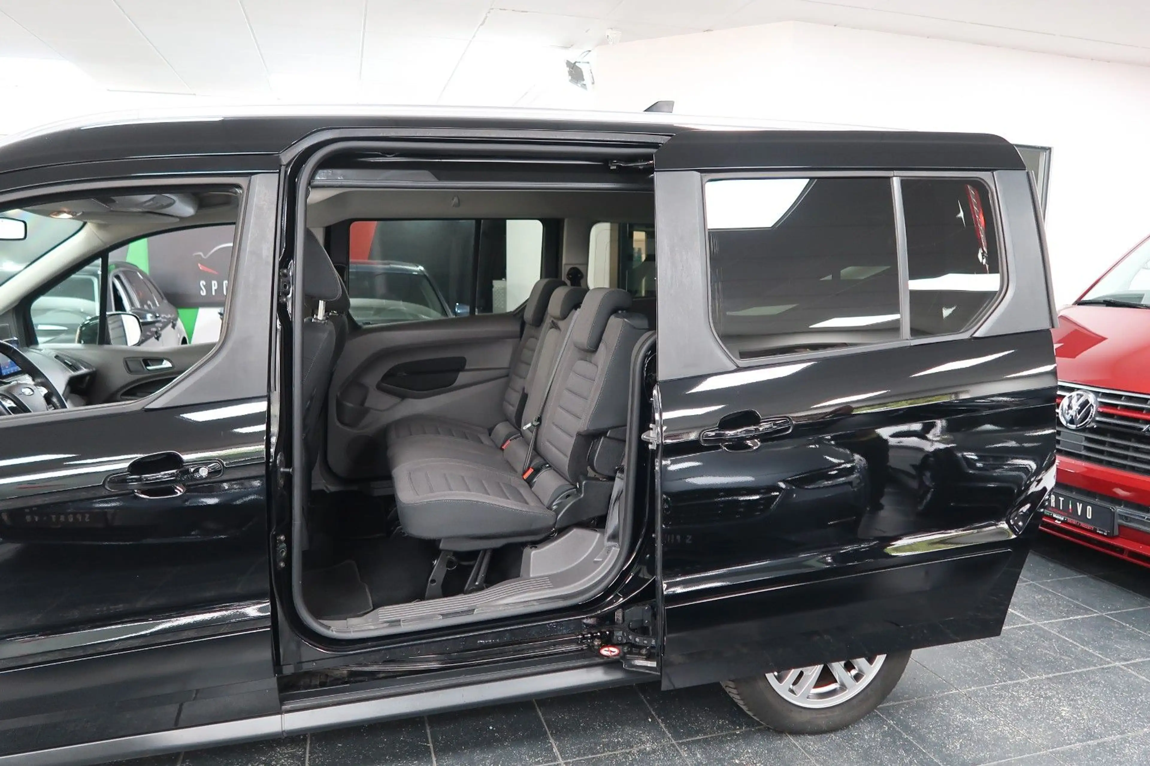 Ford Grand Tourneo Connect Titanium*Automa*7Sitzer*Pano*Navi*1Hand — photo 13
