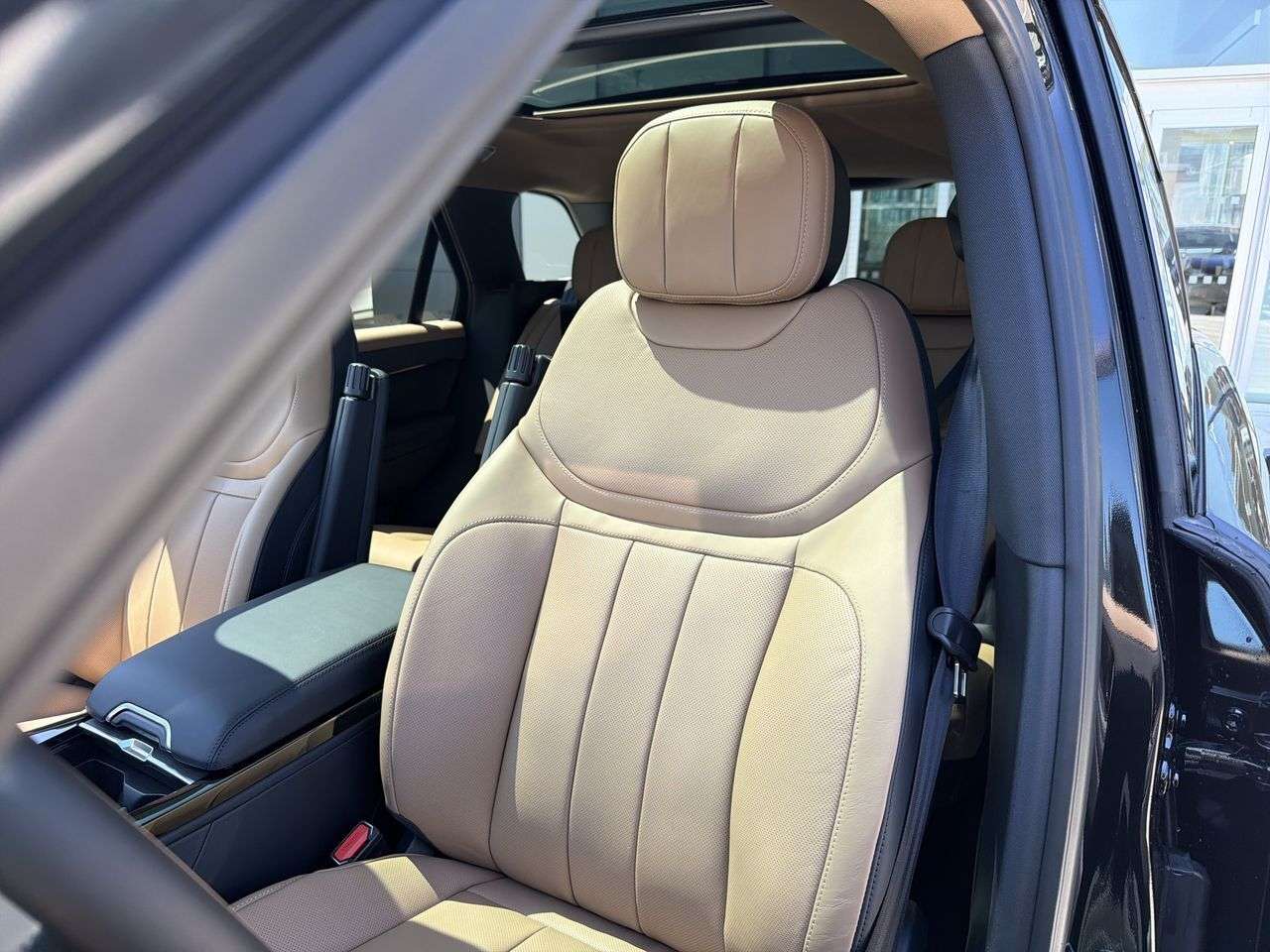 2026 Land Rover Range Rover Sport P400 Dynamic HSE thumb 8