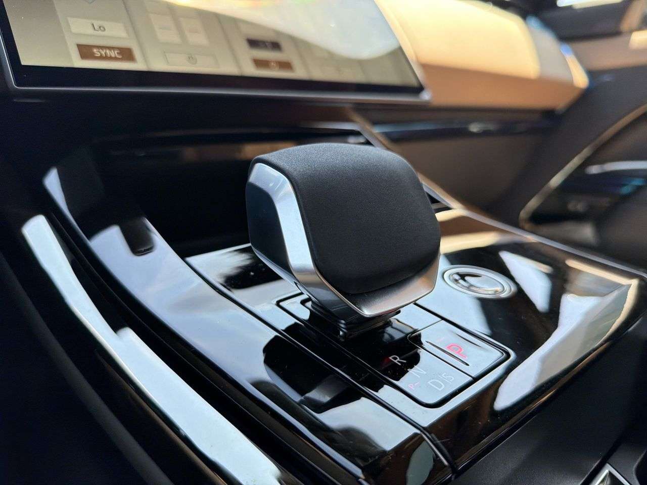2026 Land Rover Range Rover Sport P400 Dynamic HSE thumb 17