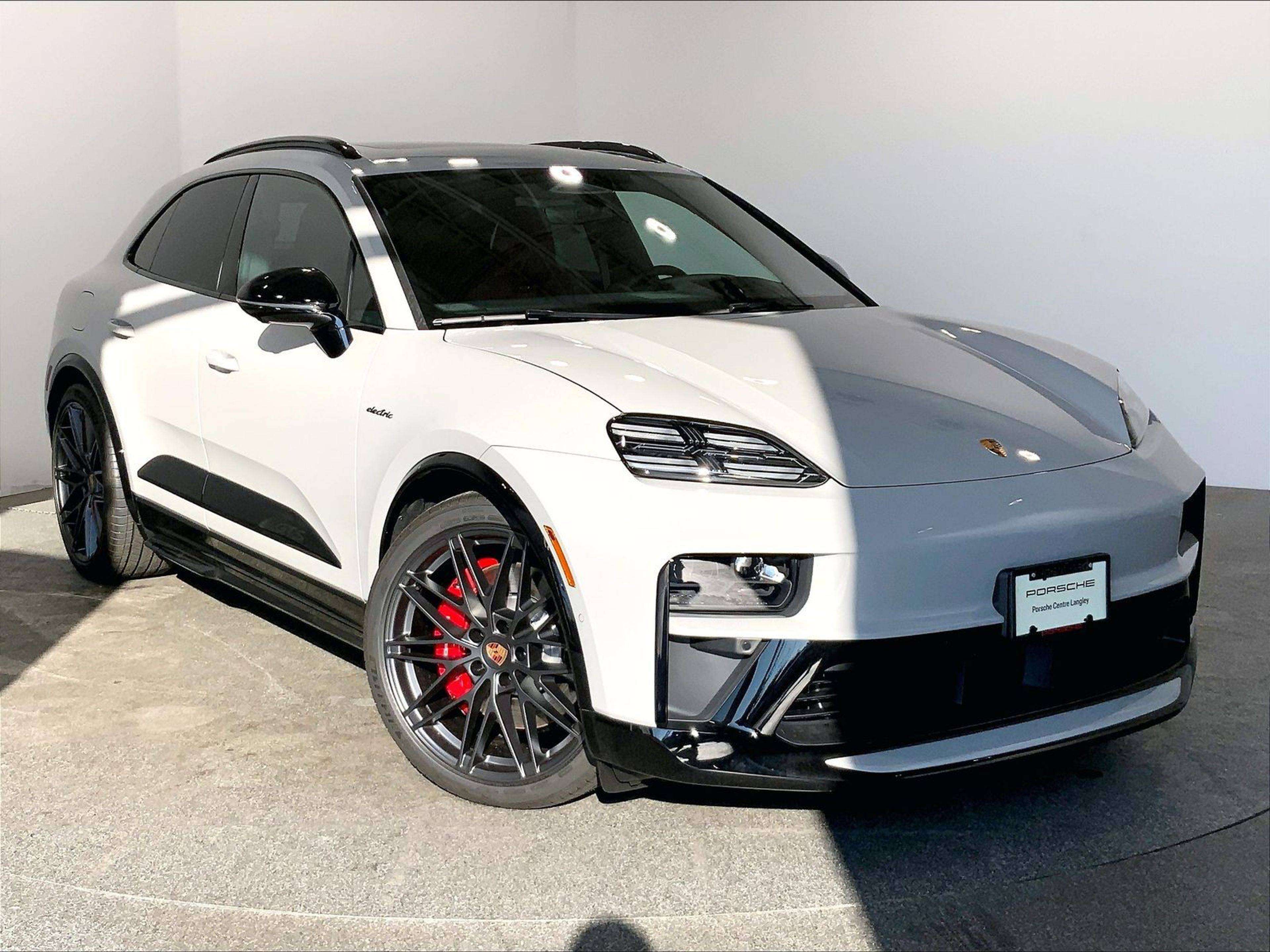 2026 Porsche Macan — photo 1