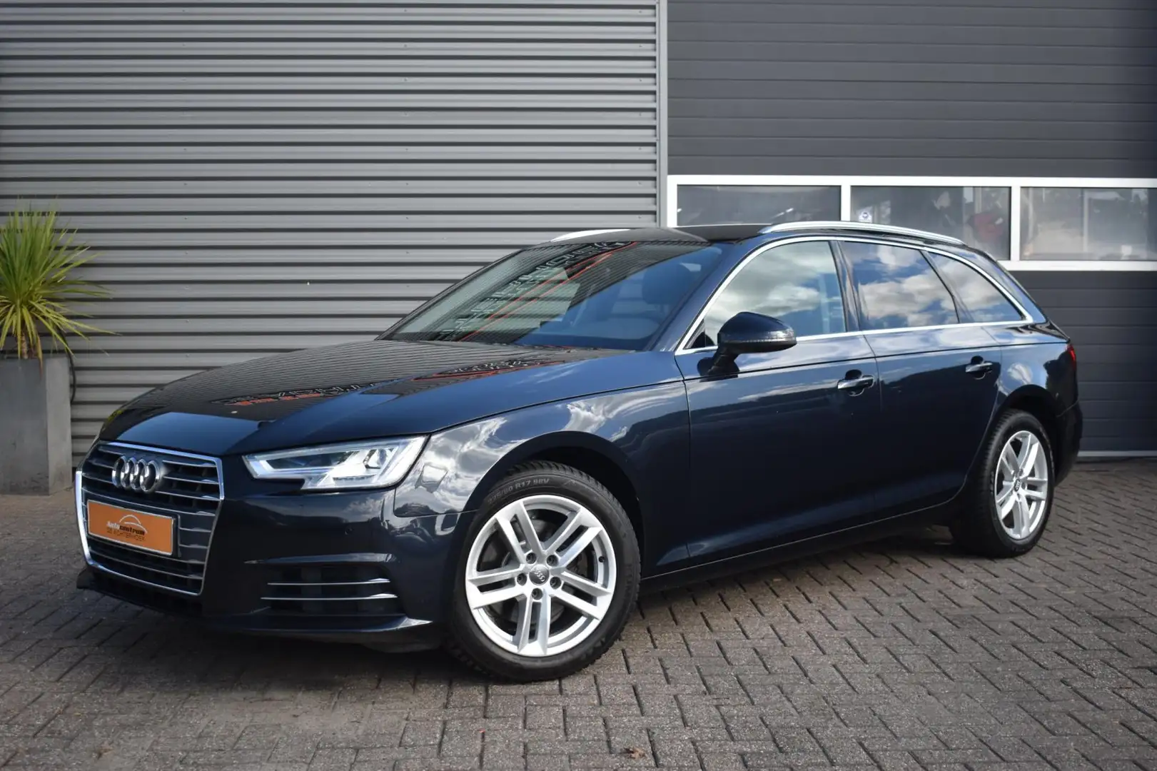Audi A4 Avant 1.4 TFSI Sport Edition Automaat / LED / Navi Blau - 2