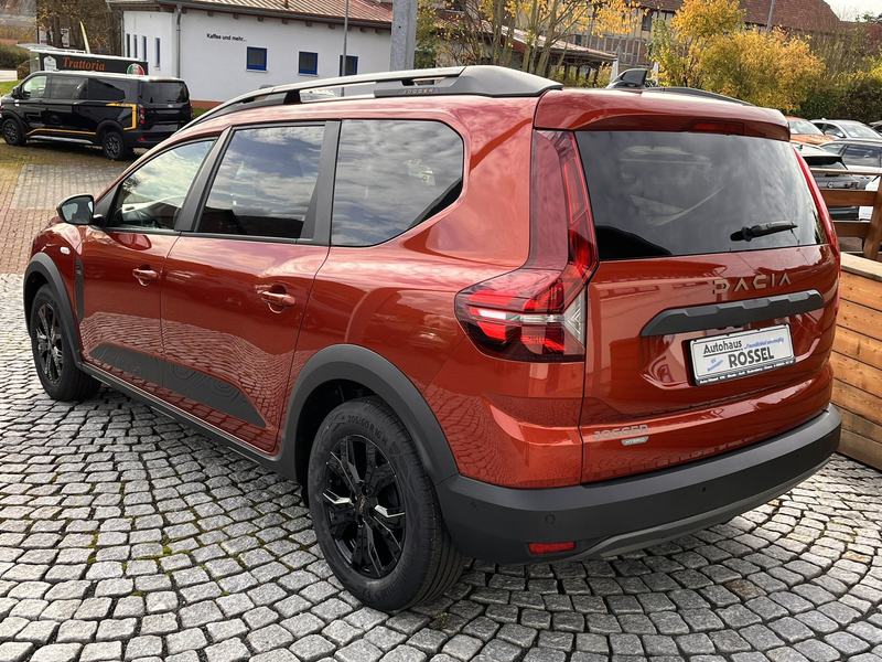 Dacia Jogger HEV 140 Hybrid Extreme Alu 16" PDC+RFK LED — photo 2
